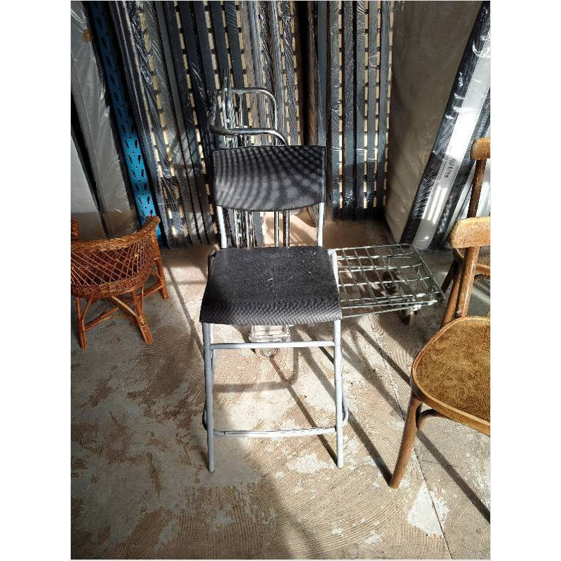CHAISE HAUTE NOIR ET GRISE