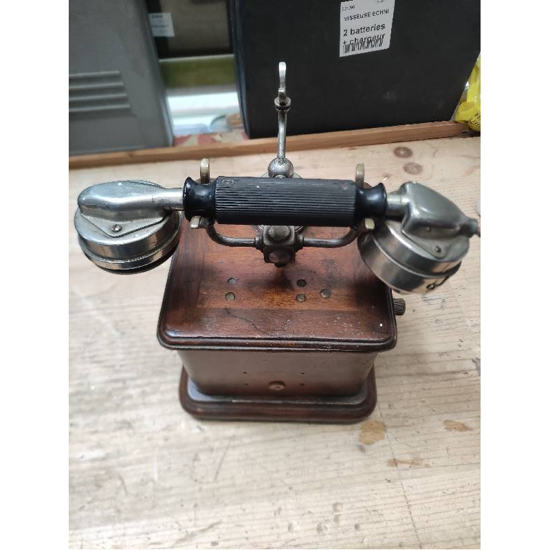 TÉLÉPHONE ANCIEN 