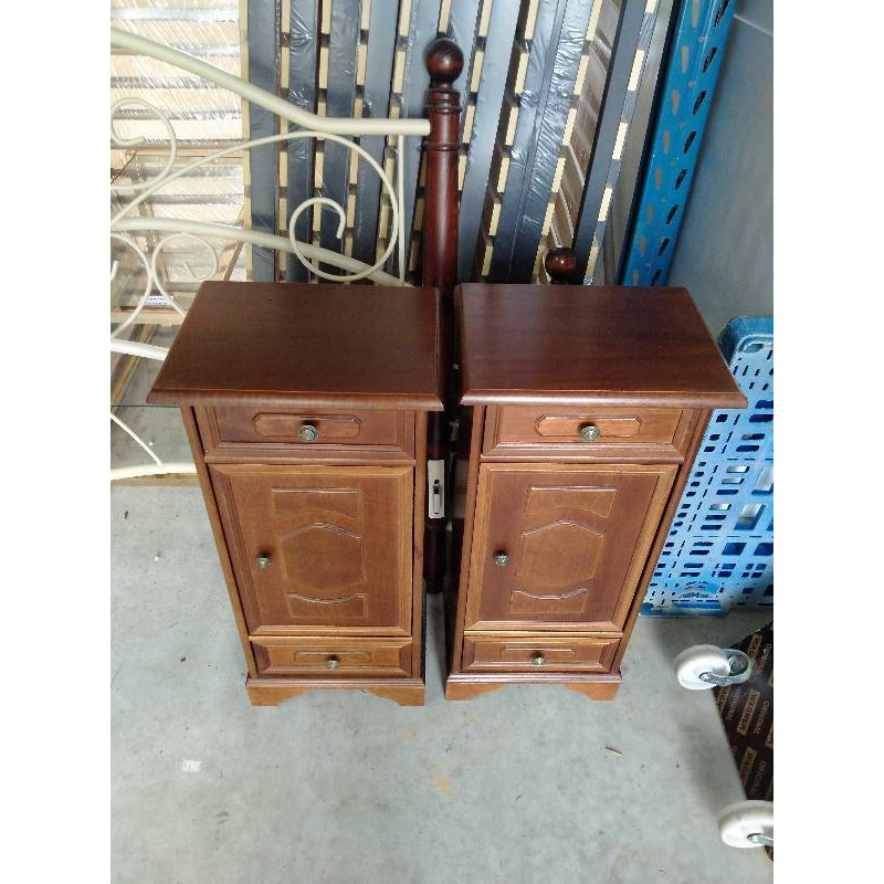 TABLE CHEVET
