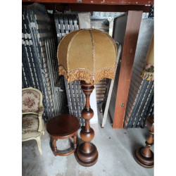 LAMPE SUR PIED
