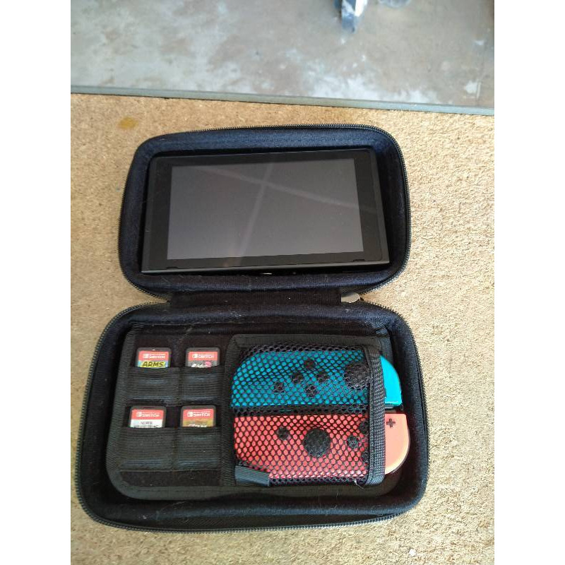 NINTENDOO SWITCH HAC 001 + JEUX 