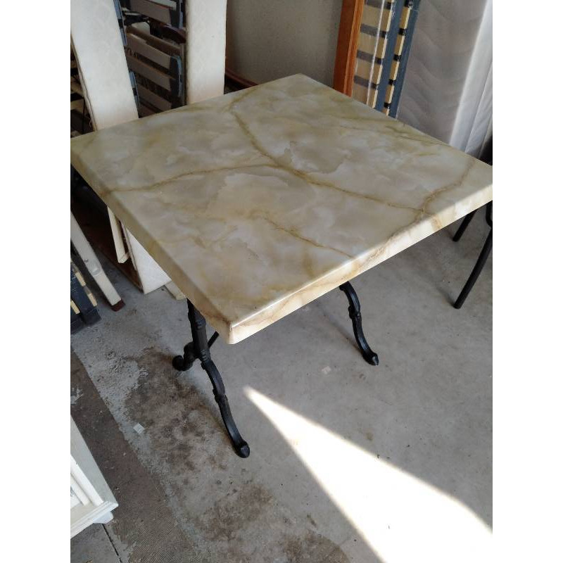 TABLE PIED FONTE 
