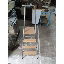 ESCABEAU 4 MARCHES BOIS