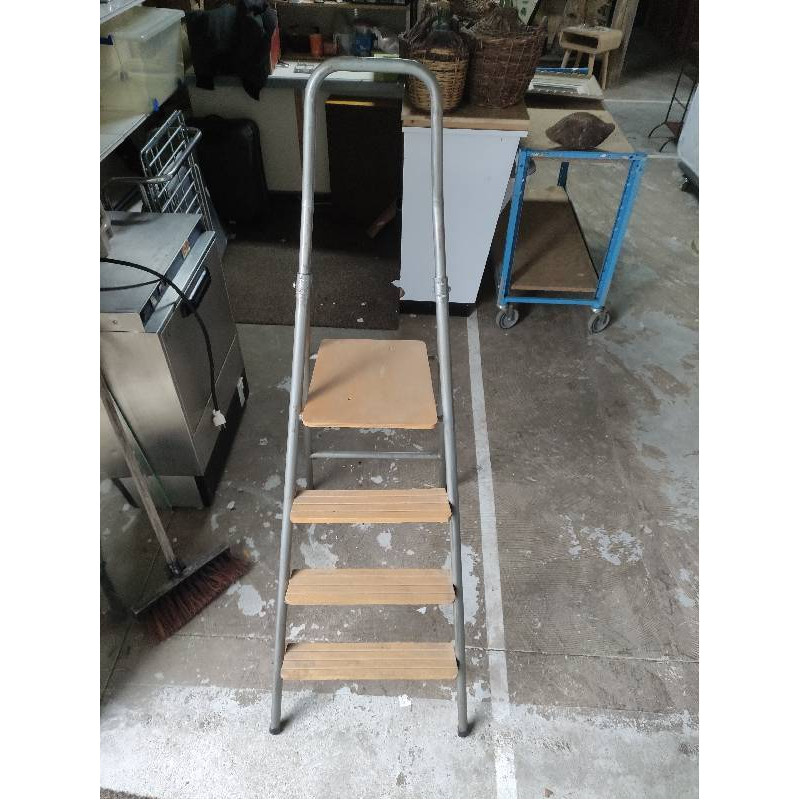 ESCABEAU 4 MARCHES BOIS