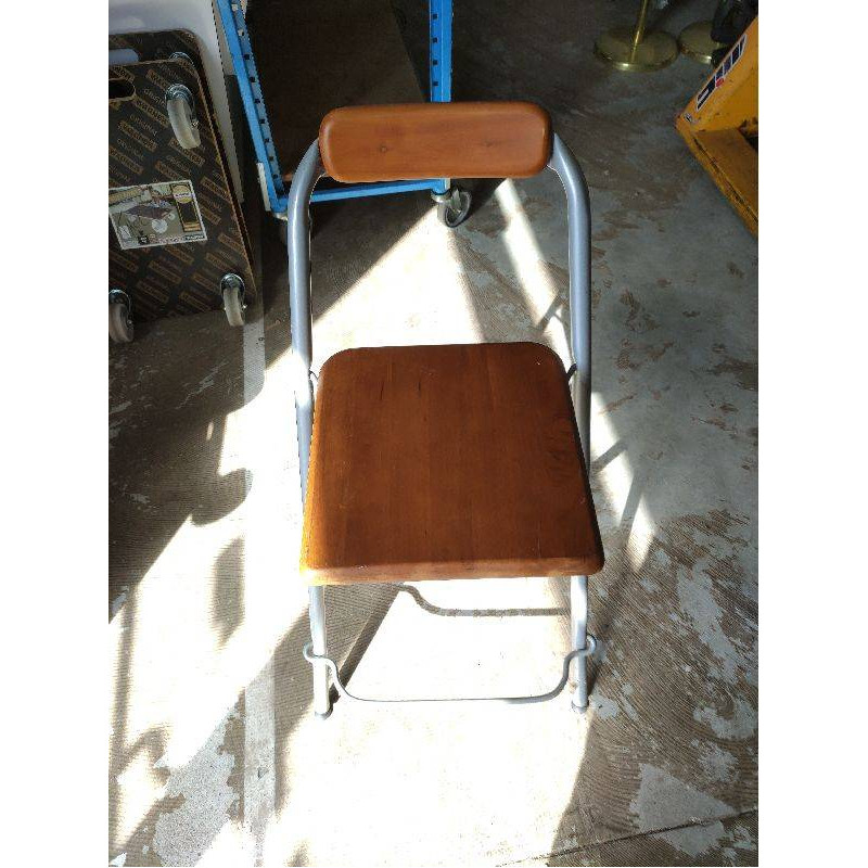 TABOURET PLIANT 