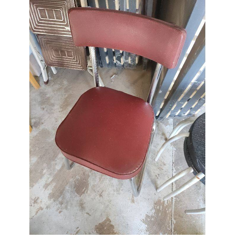 CHAISE ROUGE 