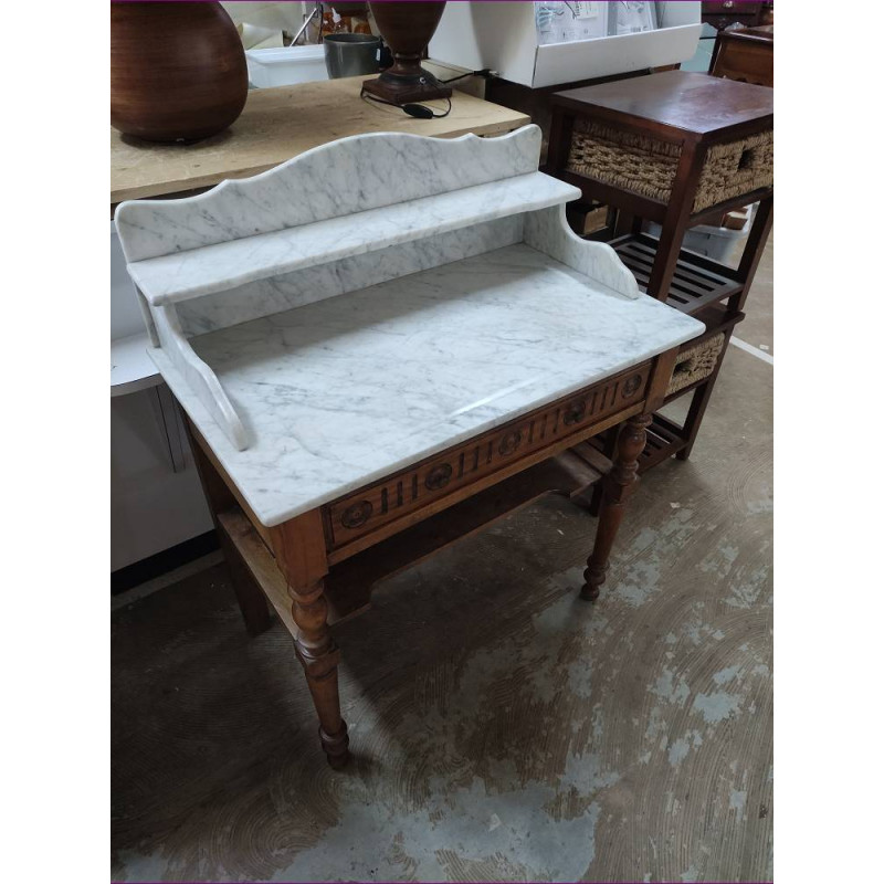 TABLE DE TOILETTE 