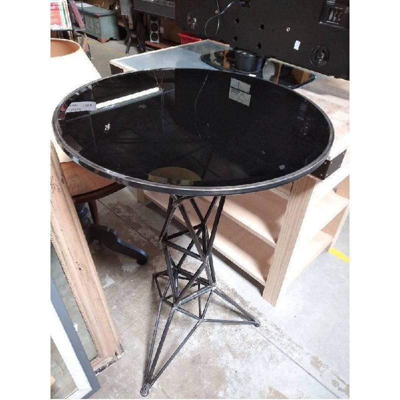 TABLE HAUTE DESIGN DESSUS VERRE