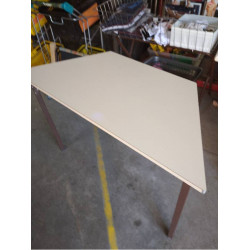 BUREAU TRIANGULAIRE 