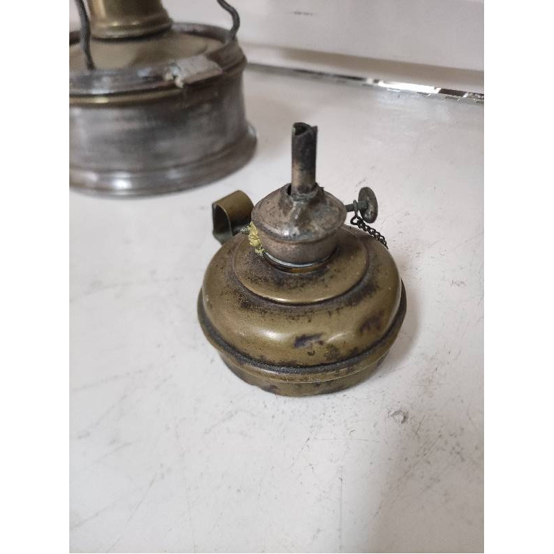 LAMPE A PÉTROLE 