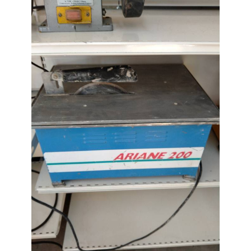 SCI À CARRELAGE ARIANE 200