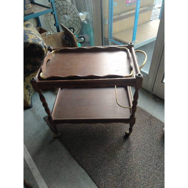 DESSERTE ROULANTE AVEC PLATEAU 