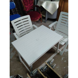 ENSEMBLE DE CAMPING TABLE...
