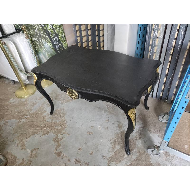TABLE NOIRE