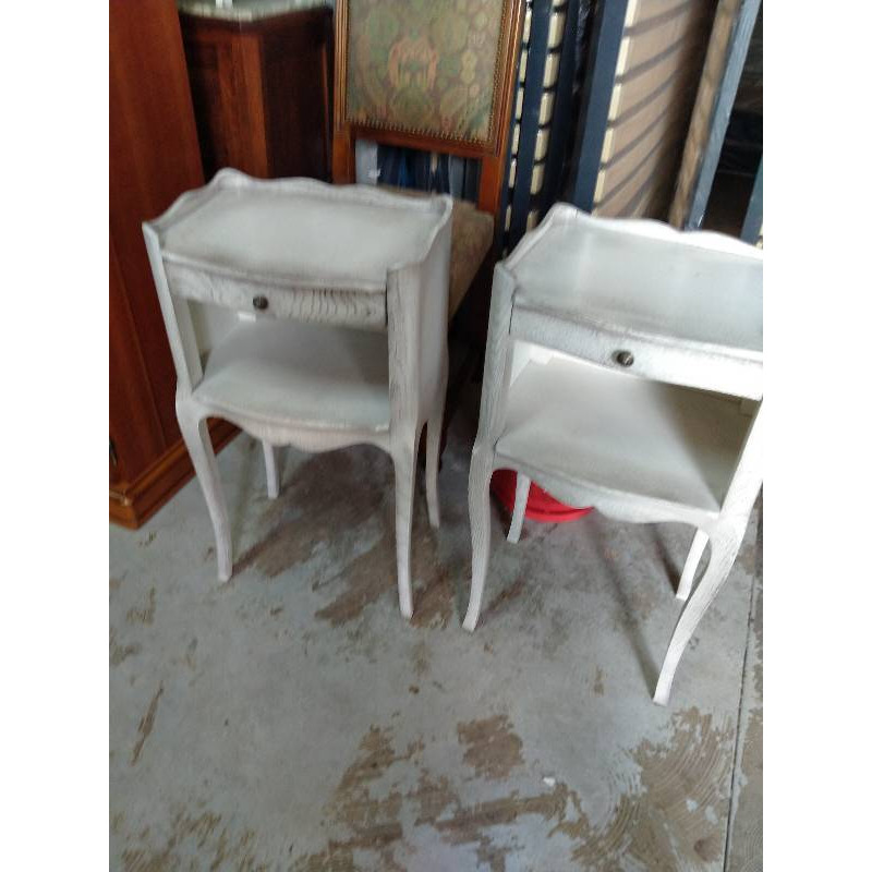 TABLE CHEVET BLANCHE