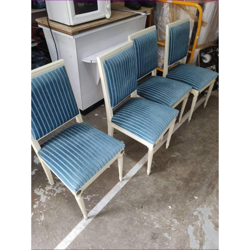 LOT 4 CHAISES ASSISE VELOURS 