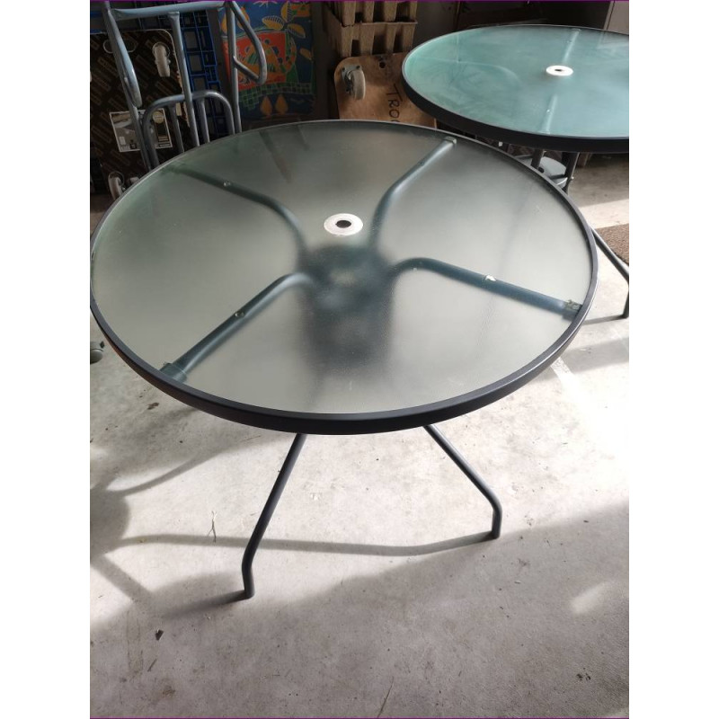 TABLE RONDE EXTÉRIEUR