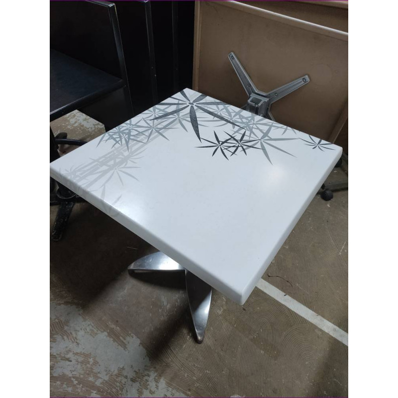 TABLE PLIANTE A BASCULE 