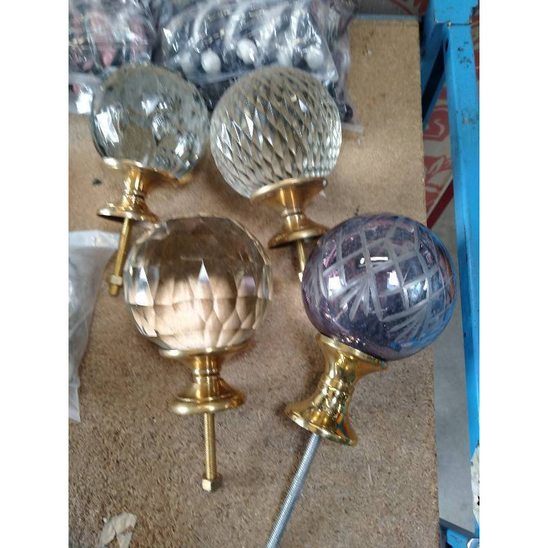 BOULE RAMPE D ESCALIER