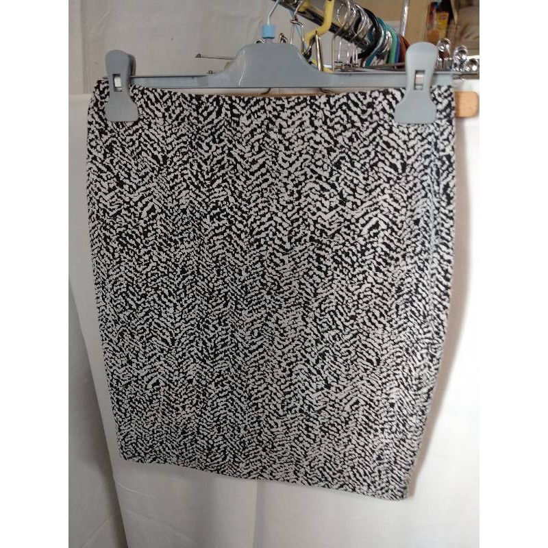 JUPE NOIRE ET BLANC