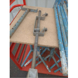 PIED RÉGLABLE ÉCHELLE