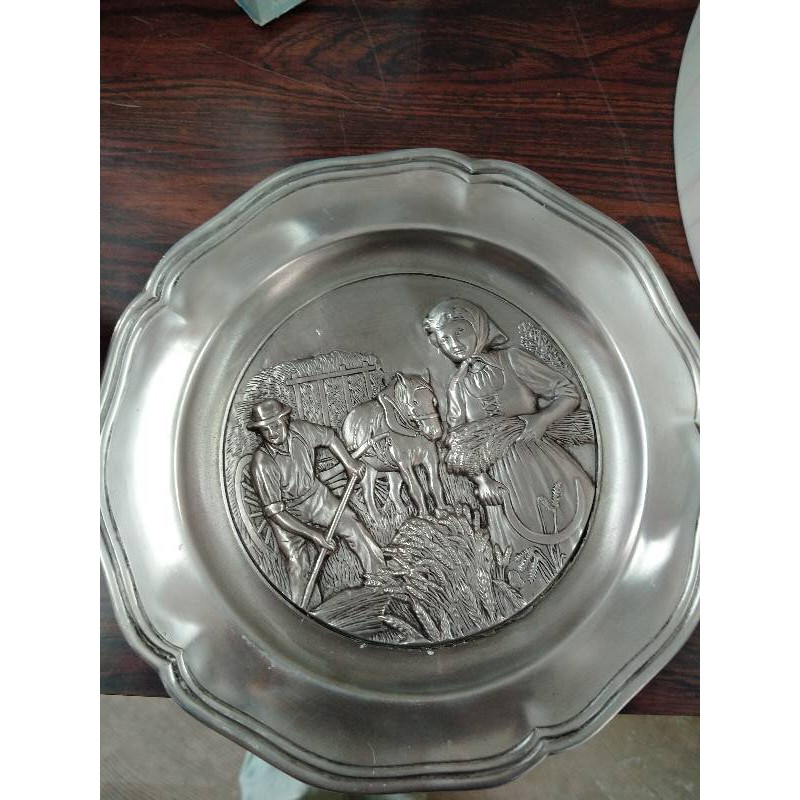 ASSIETTE DÉCORATIVE ETAIN