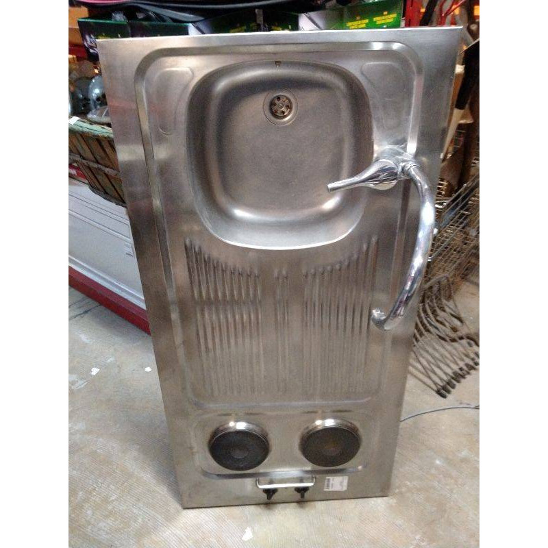 EVIER AVEC PLAQUE DE CUISSON 