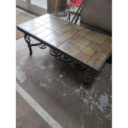 TABLE ACIER DESSUS CARRELÉ 