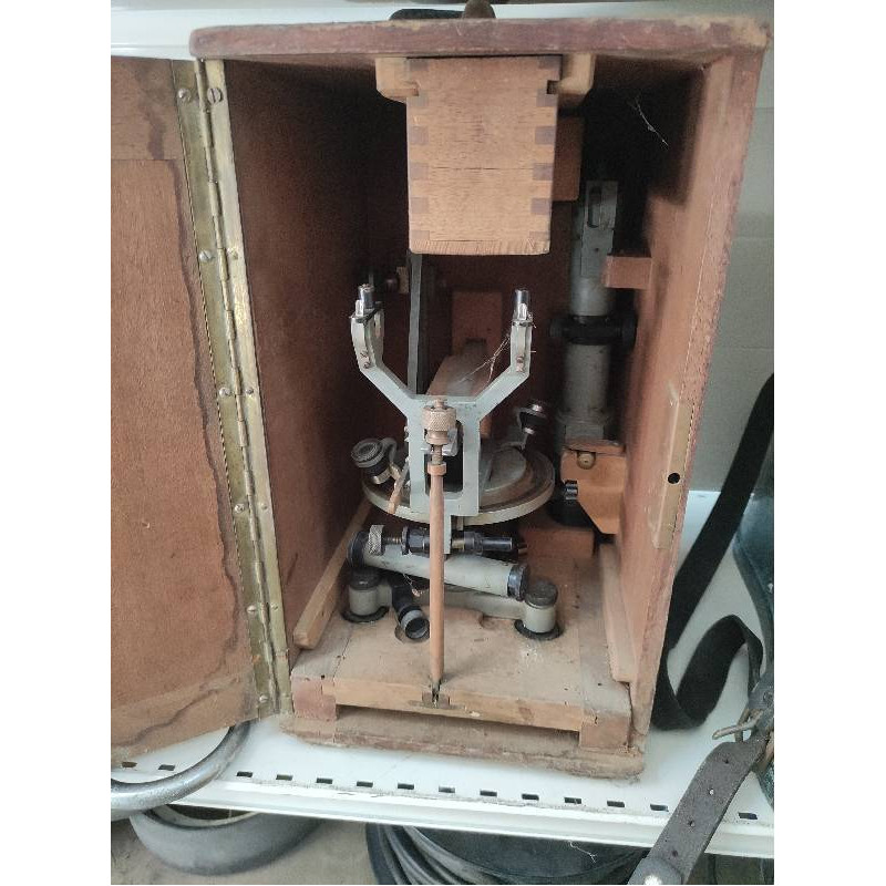 TACHEOMETRE AUTORÉDUCTEUR 