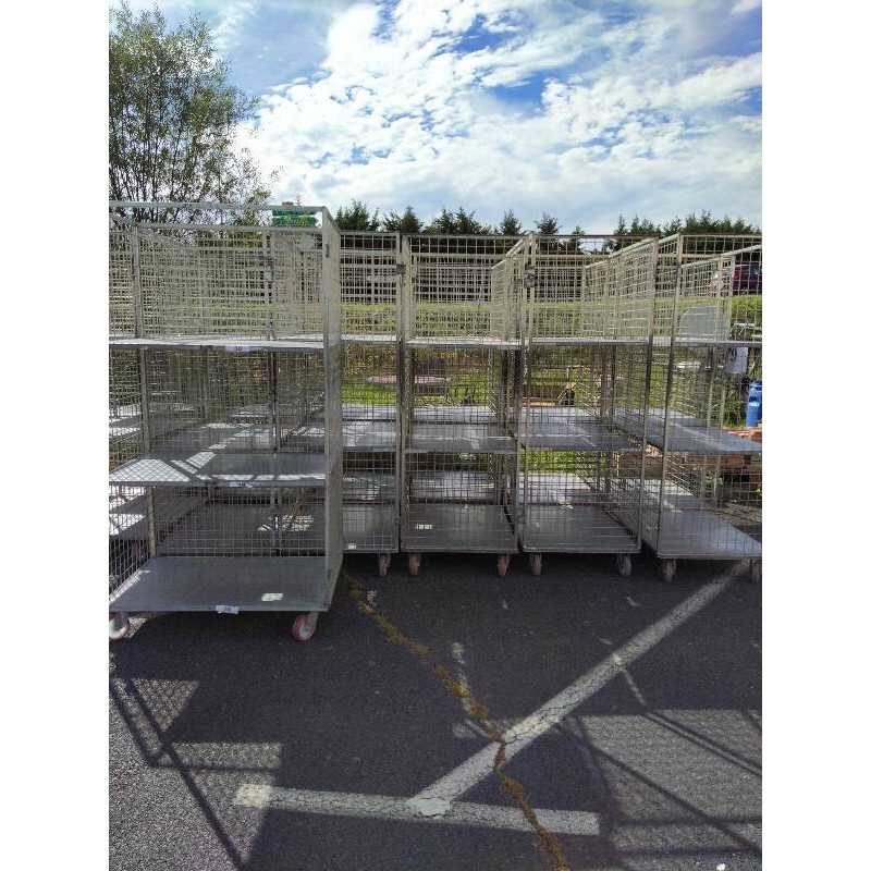 CHARRIOT A RAYONAGE SUR ROULETTES