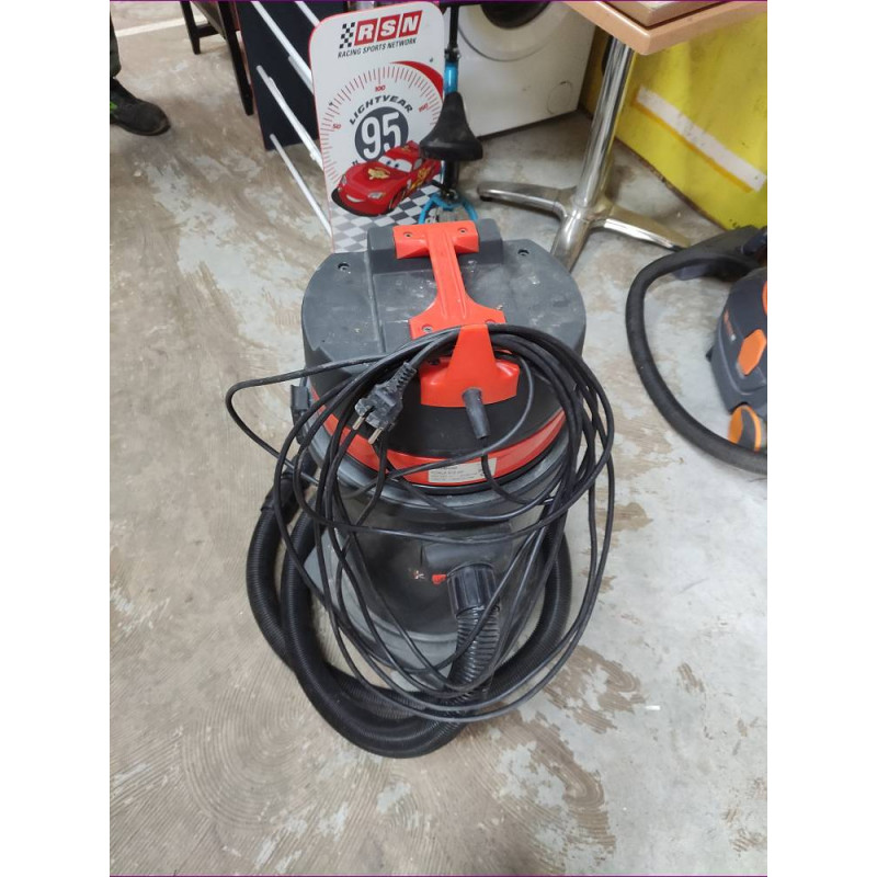 ASPIRATEUR EAU ET POUSSIÈRE 