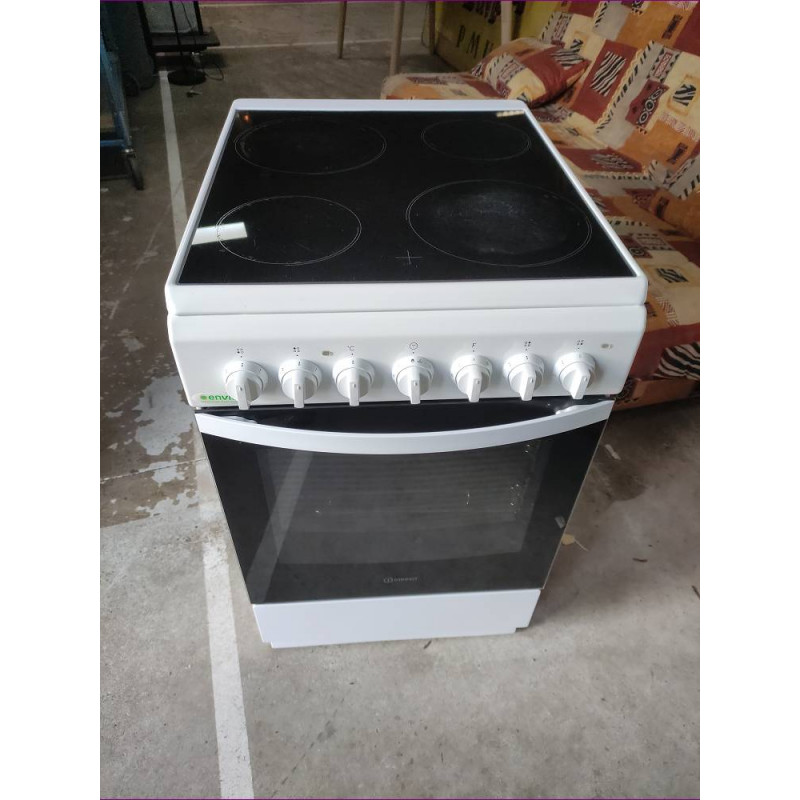 GAZINIÈRE INDESIT VITROCÉRAMIQUE 