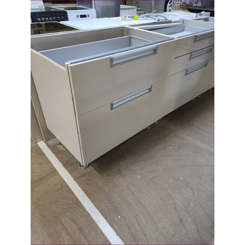 MEUBLE CUISINE À TIROIRS 